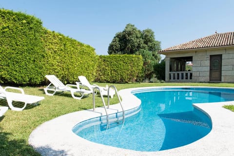 Day, Garden, Pool view, Swimming pool, sunbed