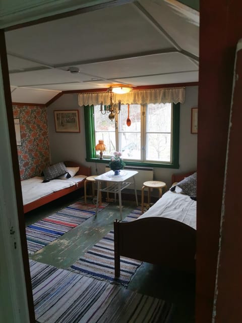 Björsjöås Vildmark - room in the main house Country House in Gothenburg