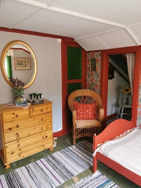 Björsjöås Vildmark - room in the main house Country House in Gothenburg