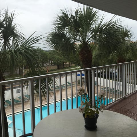 Holiday Villas II ON THE BEACH w/Intercoastal View Condo in Indian Shores