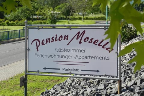 Pension Mosella, Gästezimmer Bed and Breakfast in Ediger-Eller