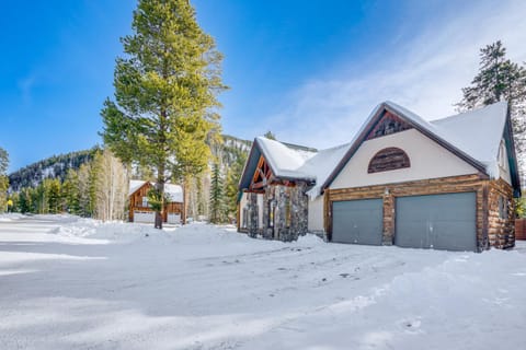 Luxury Keystone Cabin with Hot Tub, 1 Mi to Lifts! House in Keystone