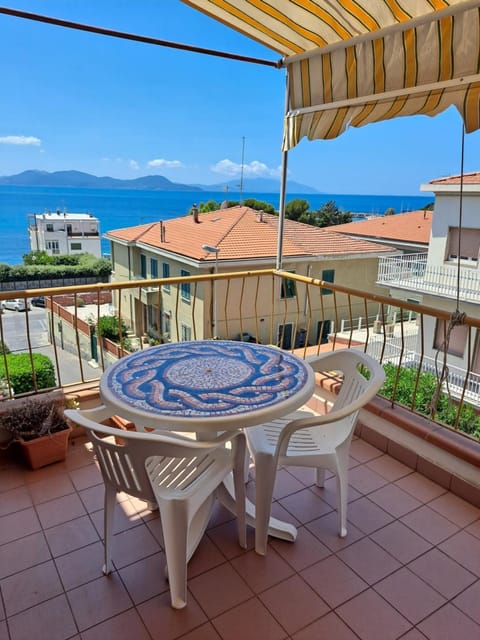 Natural landscape, View (from property/room), Balcony/Terrace, Balcony/Terrace, Sea view