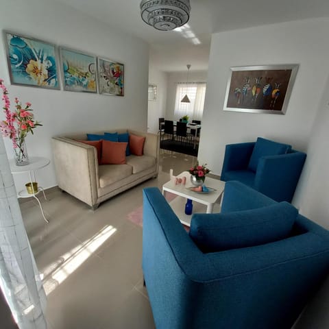 Confortable apartamento de 3 tres habitaciones, con hermosa vista de area verde, ademas de piscinas y juegos infantiles en area recreativa Copropriété in Gurabo