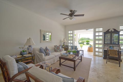 Cozy 4BDR villa in luxury beach resort with service staff and view of La Cana golf course Villa in Punta Cana