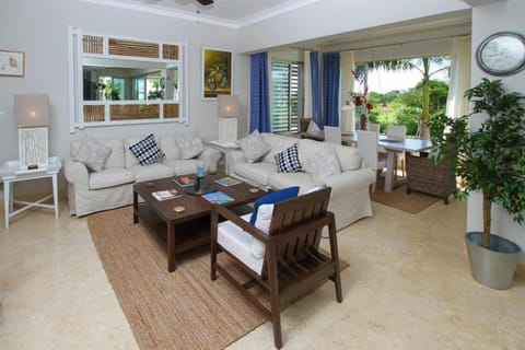 Fully equipped apartment overlooking golf course at luxury beach resort Wohnung in Punta Cana
