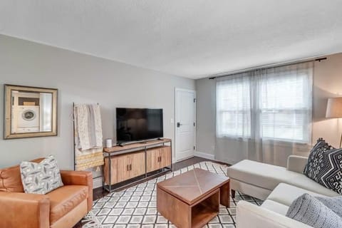 Modern 2 BR Condo - 2 block from San Marco Maison in Jacksonville