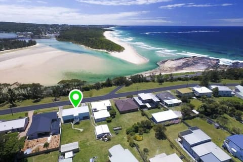 Just A Mellow Surf Escape @ Seaside, Dolphin Point House in Burrill Lake