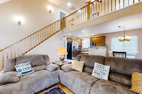 Full Stream Ahead House in Qualla