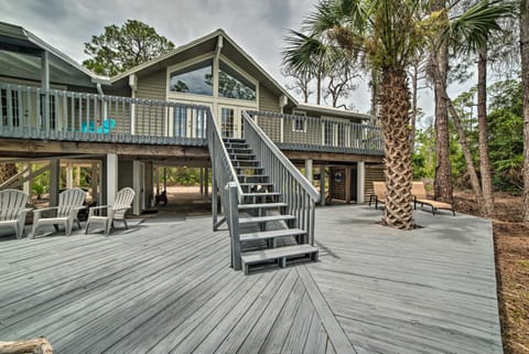 Breezy St George Island Escape with Private Dock! Haus in Saint George Island