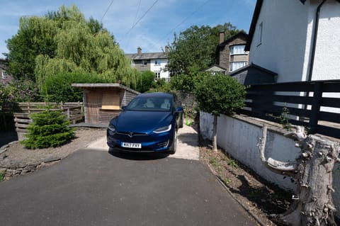 Area and facilities, Parking