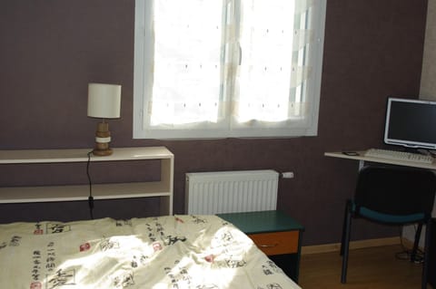 Chambre chez l'habitant Bed and Breakfast in Valence