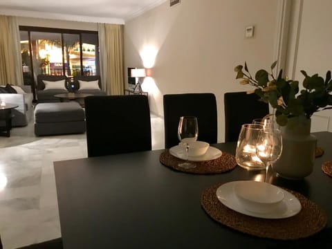 Large and elegant in Puerto Banus with pools and paddle Apartment in Marbella