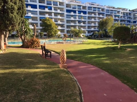 Large and elegant in Puerto Banus with pools and paddle Apartment in Marbella