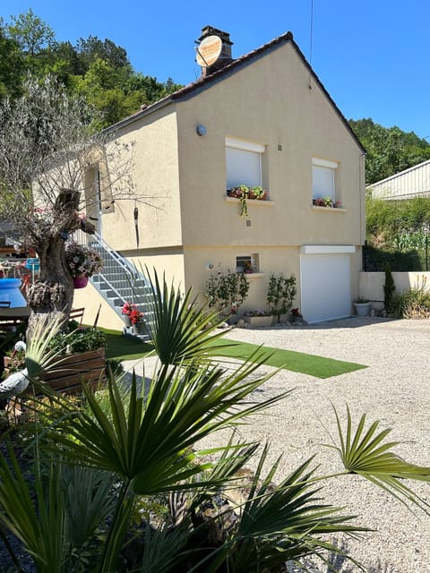 Maison de campagne entre vigne et bois Haus in Chablis