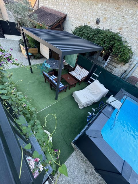 Maison de campagne entre vigne et bois House in Chablis