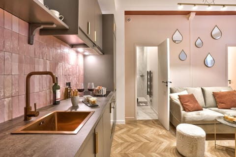 Bathroom, Kitchen or kitchenette, Living room, Seating area