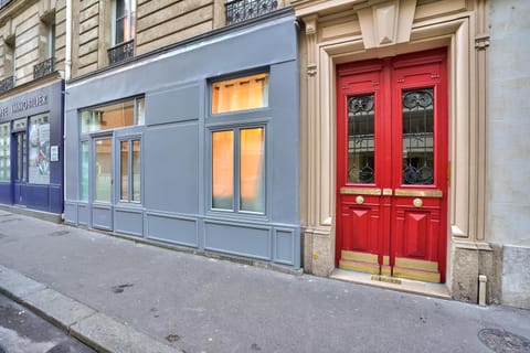 Property building, Facade/entrance, Neighbourhood, City view, Street view