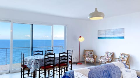 Living room, Dining area, Sea view