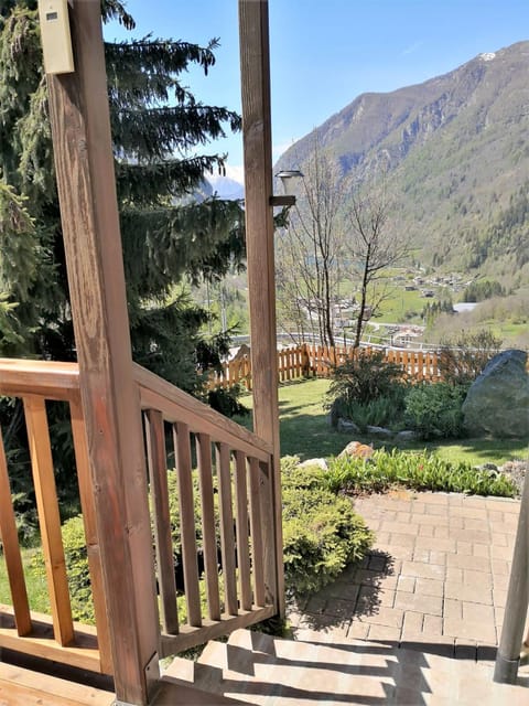 Spring, Day, Natural landscape, Garden, Balcony/Terrace, Garden view, Mountain view