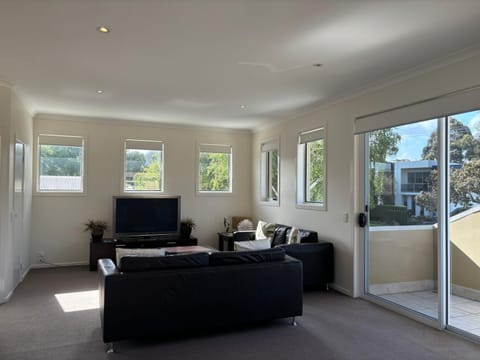 Sandpiper 10 - Close to Town and Beach House in Inverloch