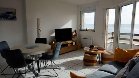 Appartement VUE SUR MER avec WIFI et terrasse à PERROS-GUIREC Ref-816 Condo in Louannec