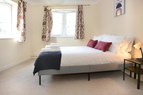 City Centre Townhouse Sleeps 9 With Free Parking! House in Southampton