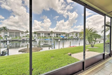 Waterfront Condo with Dock - Walk to Fishermens! Apartment in Punta Gorda