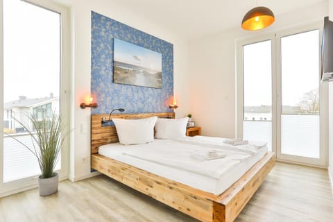 Bed, TV and multimedia, Bedroom, Sea view