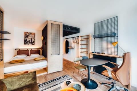 Photo of the whole room, Bedroom