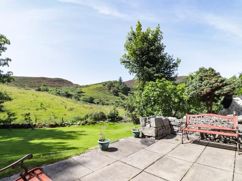 8 Achnabat House in Scotland