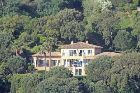 Villa Darius Belle et grande villa, piscine, clim, vue mer Cavalaire sur Mer Villa in Cavalaire-sur-Mer