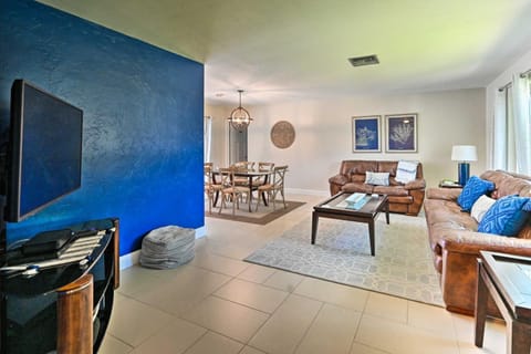 Naples Paradise with Private Pool, 4 Mi to Beach! Casa in East Naples