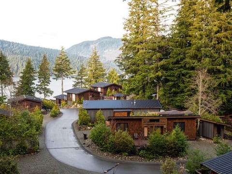 The Great Escape - Port Renfrew & Bunkhouse House in Cowichan Valley