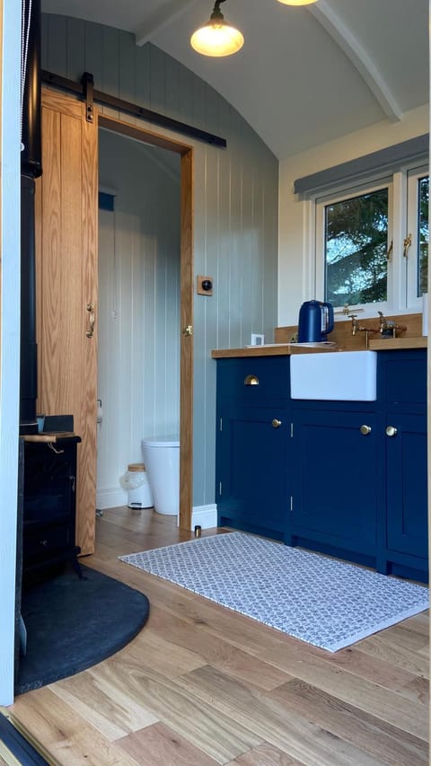 Bannfield shepherds hut Campground/ 
RV Resort in Northern Ireland