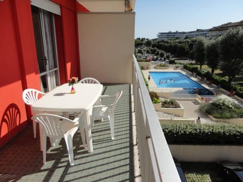 Balcony/Terrace, Swimming pool