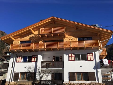 Appartamenti Cèsa Sorèie by AMA Val di Fassa Apartment in Canazei