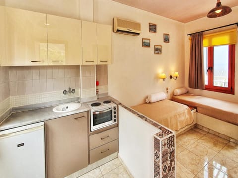 Room in Apartment - Korifi Suites Collection adults Apartment in Piskopiano