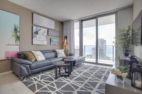 Upscale Condo with Pool Access in Hyde Beach House! Apartment in Hollywood Beach