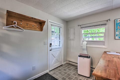 Eugene Cottage with Deck about 1 Mile to Downtown! House in Eugene