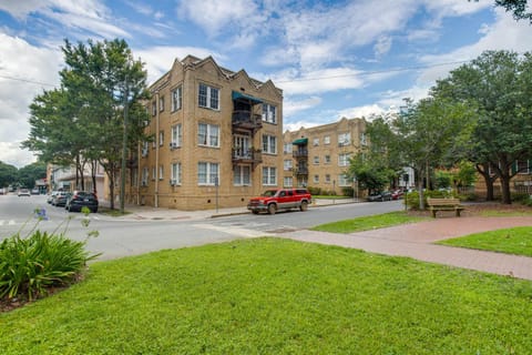 Walkable Savannah Escape in Historic District! Apartment in Savannah