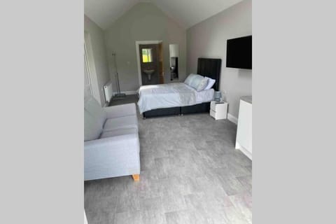 The Forest Chalet - Stunning Studio Apartment Apartment in Ballycastle