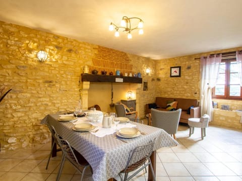 Maison de caractère avec jardin, proche rivière, équipements enfants, à 3 km du Bugue - FR-1-616-176 House in Le Bugue