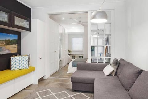 Absolute Beachfront Surf Unit In Terrigal/Wambi Apartment in Terrigal