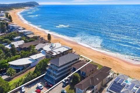 Absolute Beachfront Surf Unit In Terrigal/Wambi Apartment in Terrigal