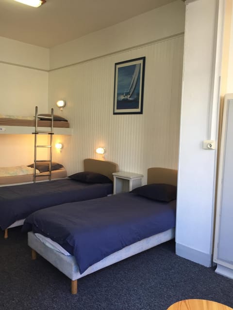 Nearby landmark, Bed, Casino, Minigolf, Photo of the whole room, Beach, Windsurfing, Evening entertainment, Bedroom, Shopping Area, group of guests, Open Air Bath, Family, vending machine