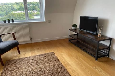 Apartment with stunning views of Menai Strait. Apartment in Menai Bridge