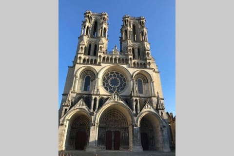 Laon : Suite privée au pied de la cathédrale Condo in Laon