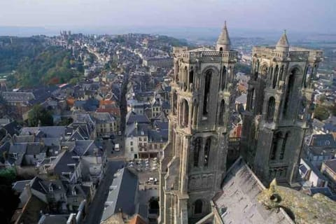 Laon : Suite privée au pied de la cathédrale Condo in Laon