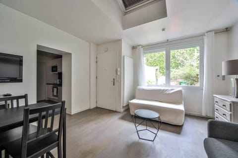 Studio 4P Calme/Full Equipped/Charonne/PereLachese Apartment in Paris